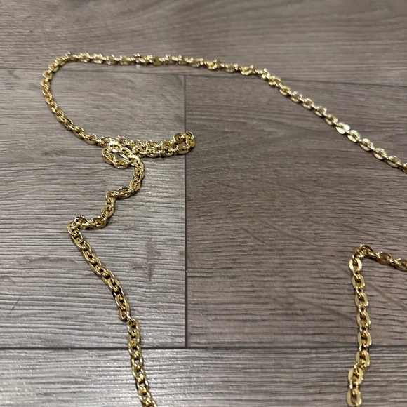 Gold clip chain - Picture 6 of 7